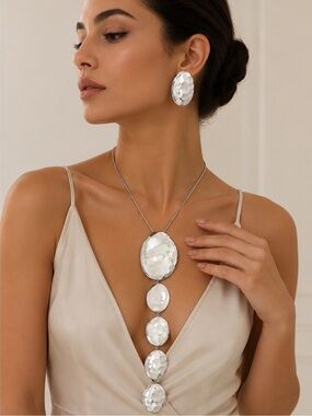 Statement Silver Disc Necklace & Earrings Set | Modern Art Jewelry